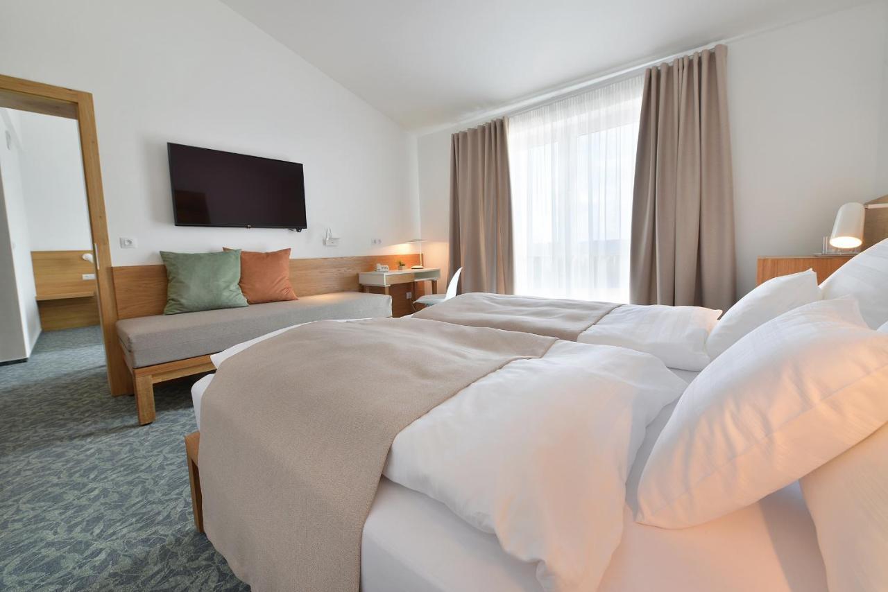 Wellness Hotel Happy Star Гнанице Экстерьер фото