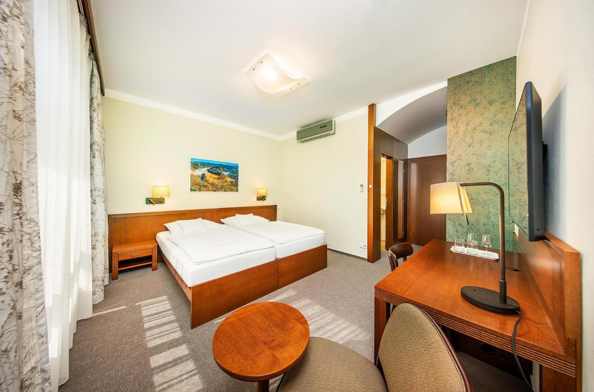 Wellness Hotel Happy Star Гнанице Экстерьер фото