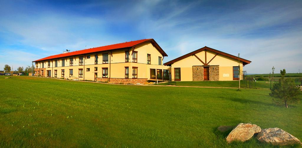 Wellness Hotel Happy Star Гнанице Экстерьер фото