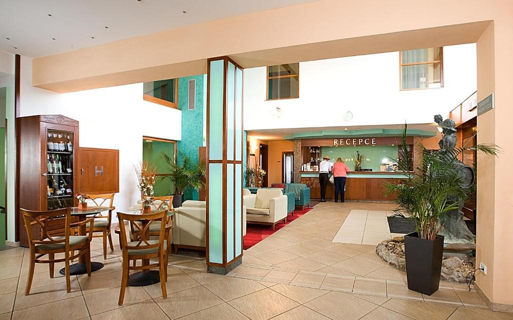 Wellness Hotel Happy Star Гнанице Экстерьер фото